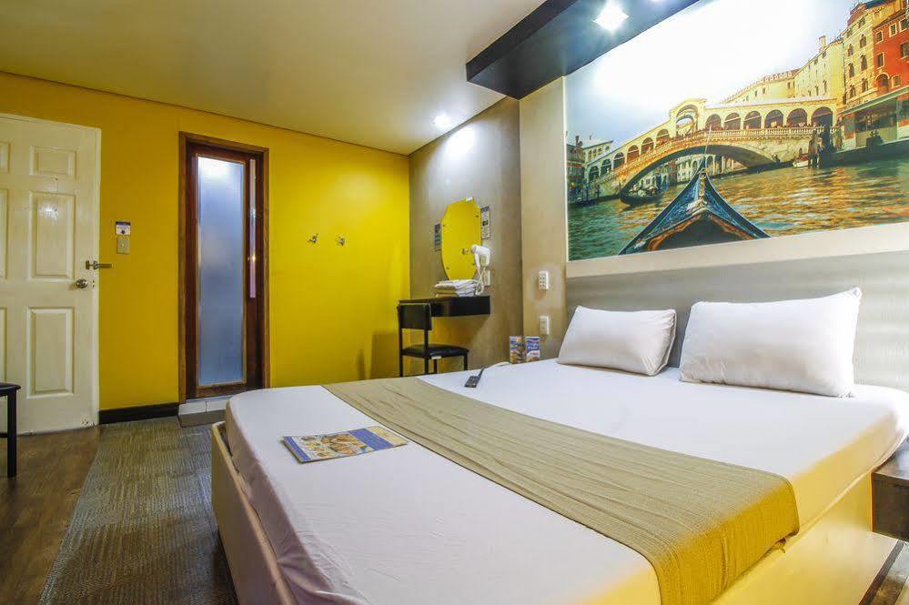 Hotel Dreamworld Araneta Cubao Zewnętrze zdjęcie